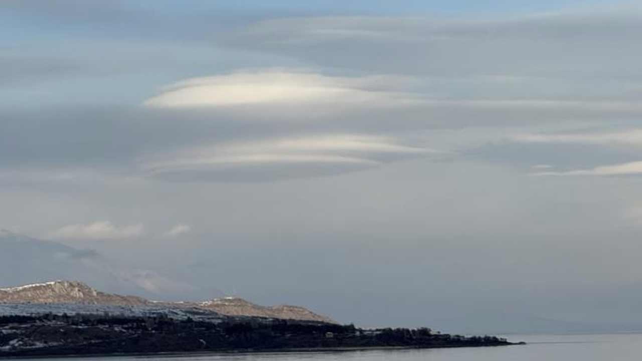 Tatvan'da mercan bulutu hayran bıraktı