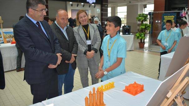 Tatvan’da “Üç Boyutlu Teknoloji ve Tasarım” Sergisi açıldı