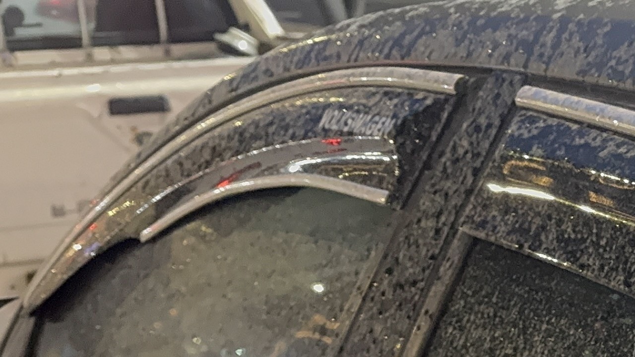 Tatvan’da yağmurla birlikte çamur yağdı