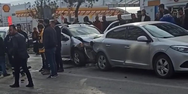 Tatvan’da zincirleme kaza: Yaralılar var