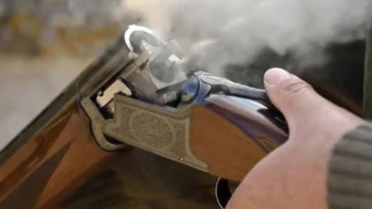 Tavşana ateş etti, traktördeki arkadaşını öldürdü