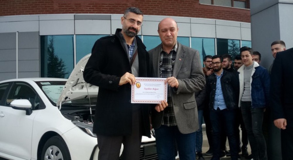 Tavşanlı MYO’ya Hibrit Otomobil bağışı 
