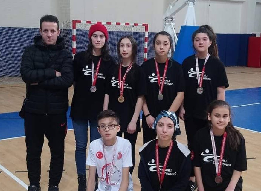 Tavşanlı Taekwondo sporcularının başarısı 