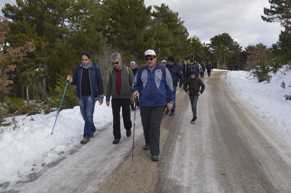 Tavşanlı’da doğa yürüyüşü 