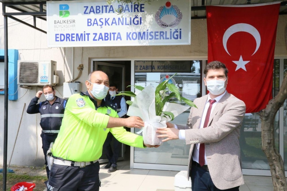 Tayfun Canlı: “Evdeyim ama trafik kuralları aklımda!” 