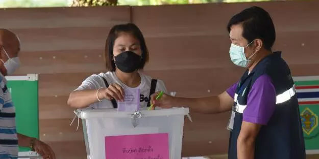Tayland’da sandıktan koalisyon çıktı