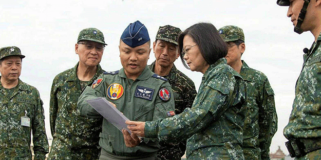 Tayvan 4 aylık zorunlu askerliğin süresini uzatıyor