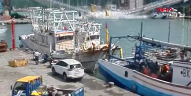 Tayvan’da köprü çöktü!