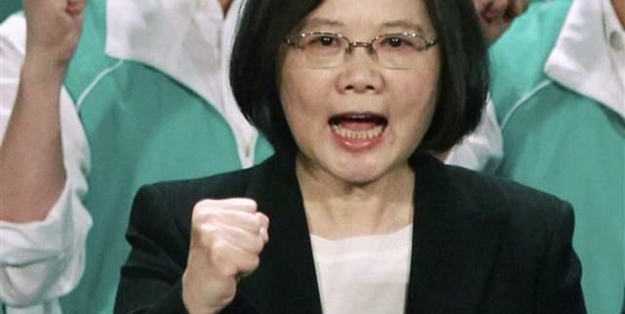 İlk kadın başkan Çin'e rest çekti