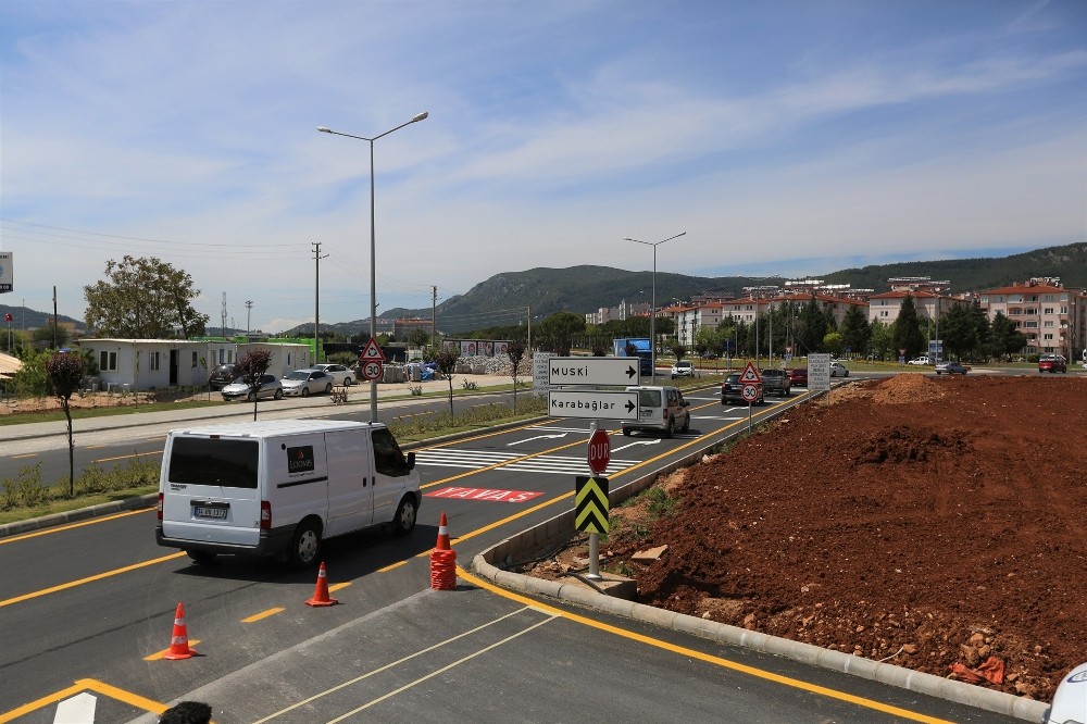 Tayyare Kavşağı’nın yol çizgileri çizildi 