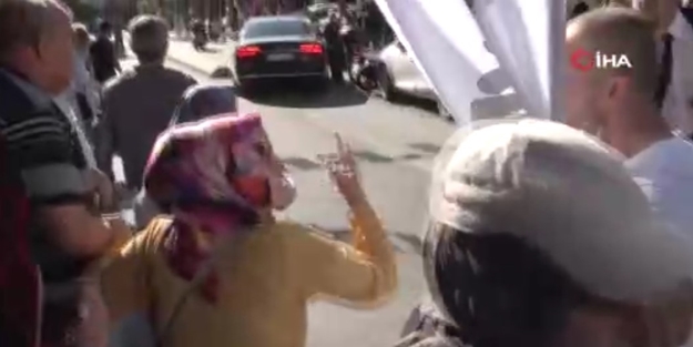 'Tayyip Erdoğan' sloganlarından rahatsız oldu! Akşener'in koruma aracı 3 kişiyi ezdi