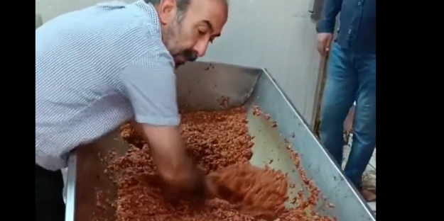 Taziye evi için yapılan lahmacun içi tepki çekti!