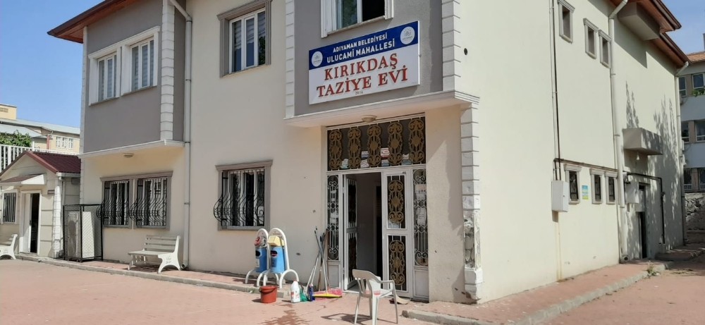 Taziye evinde akıl almaz olay 