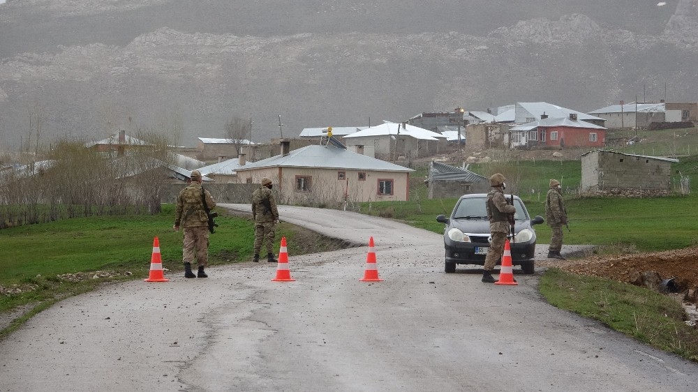 Taziye kurulan mahallede 6 korona virüslü tespit edildi, 4 mahalle karantinaya alındı 