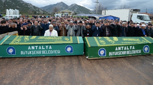 Taziyeleri kabul ederken kalp krizi geçirdi