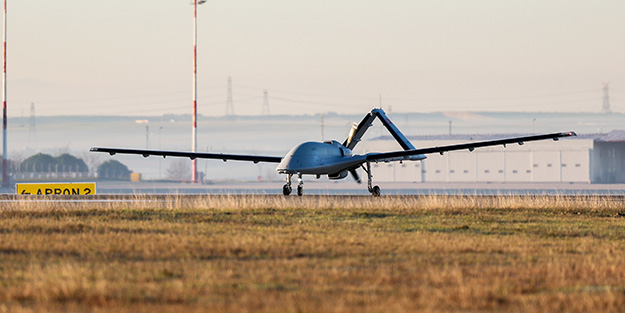 TB3 SİHA ile ilgili heyecanlandıran gelişme! Selçuk Bayraktar o anları paylaştı