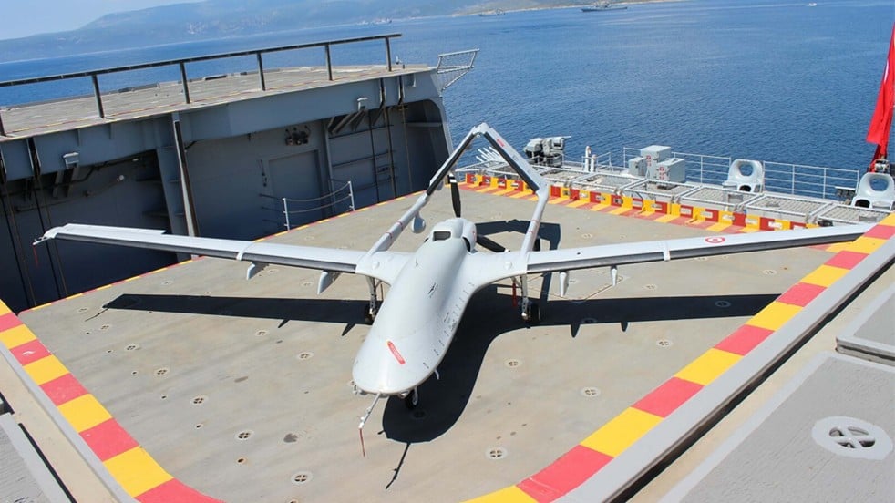 TB3 uçuş güvertesinde, ZAHA'lar tetikte! TCG Anadolu Ege açıklarında gövde gösterisi yaptı