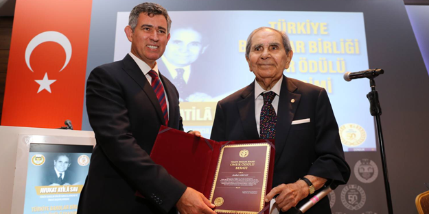 Eski bakan Atila Sav hayatını kaybetti