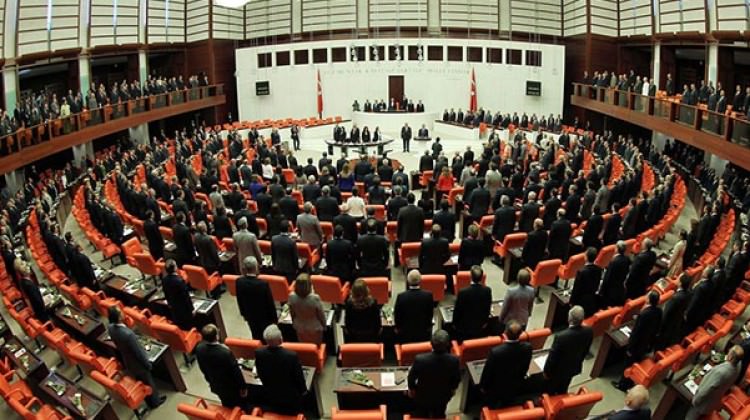 TBMM 2017 yılında kaç saat mesai yaptı?