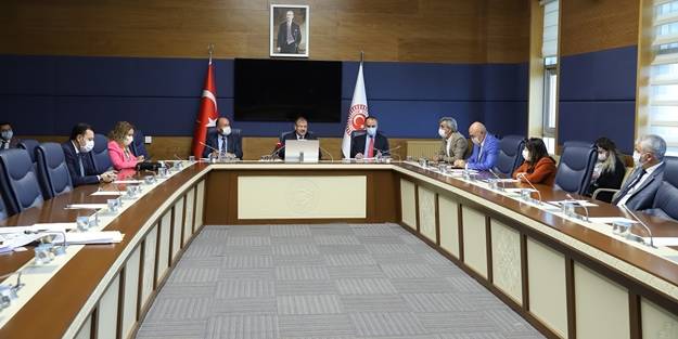 TBMM Avrupa'da Yükselen Irkçılık Ve İslamofobi İnceleme Alt Komisyonu toplandı “Kuran yakanların sırtının sıvanması fanatizme zemin hazırlıyor!”