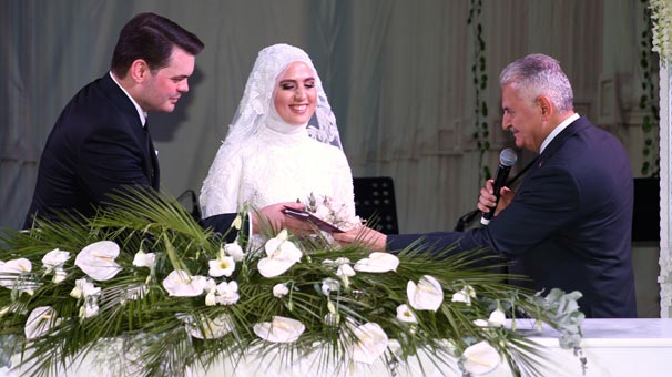 TBMM Başkanı Binali Yıldırım nikah şahidi oldu