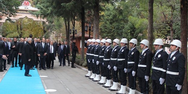TBMM Başkanı Yıldırım'dan valilik ziyareti