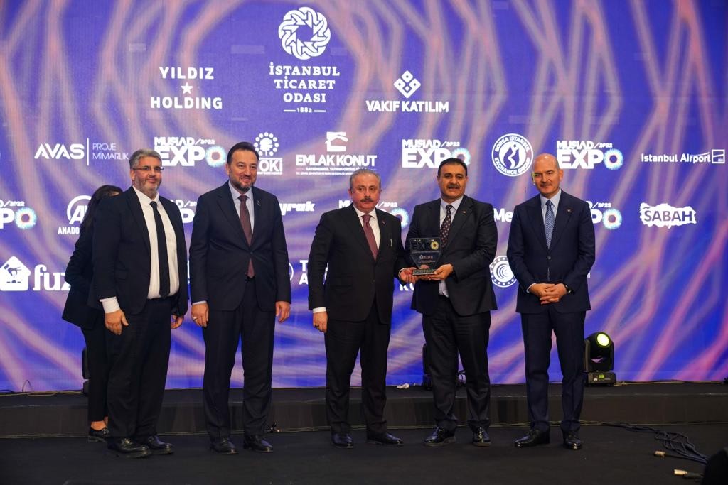 TBMM Başkanı Mustafa Şentop’tan Eyüp Akbal’a Plaket MÜSİAD EXPO’dan Fuzul’e teşekkür plaketi