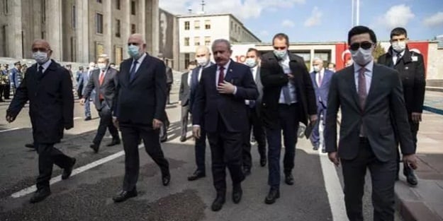 TBMM Başkanı Şentop Anıtkabir'e çelenk bıraktı