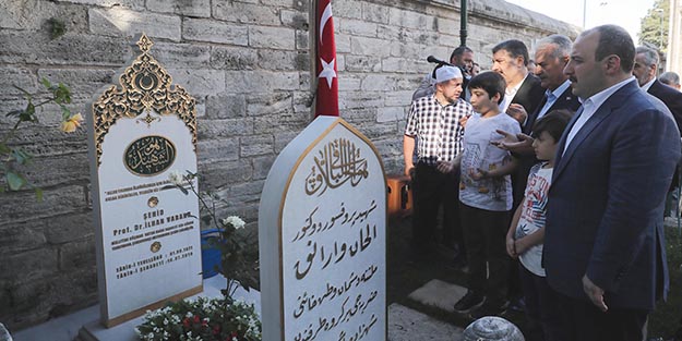 TBMM Başkanı Yıldırım, İlhan Varank'ın kabrini ziyaret etti