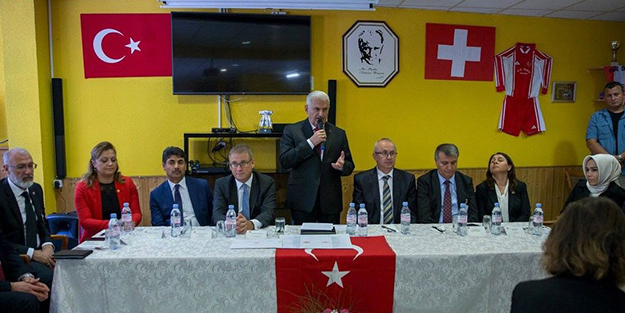 Binali Yıldırım, İsviçre'de Türklerle bir araya geldi
