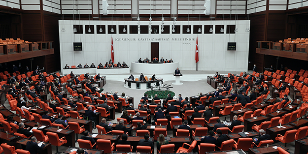 TBMM bütçe görüşmelerinden geriye bu görüntüler kaldı