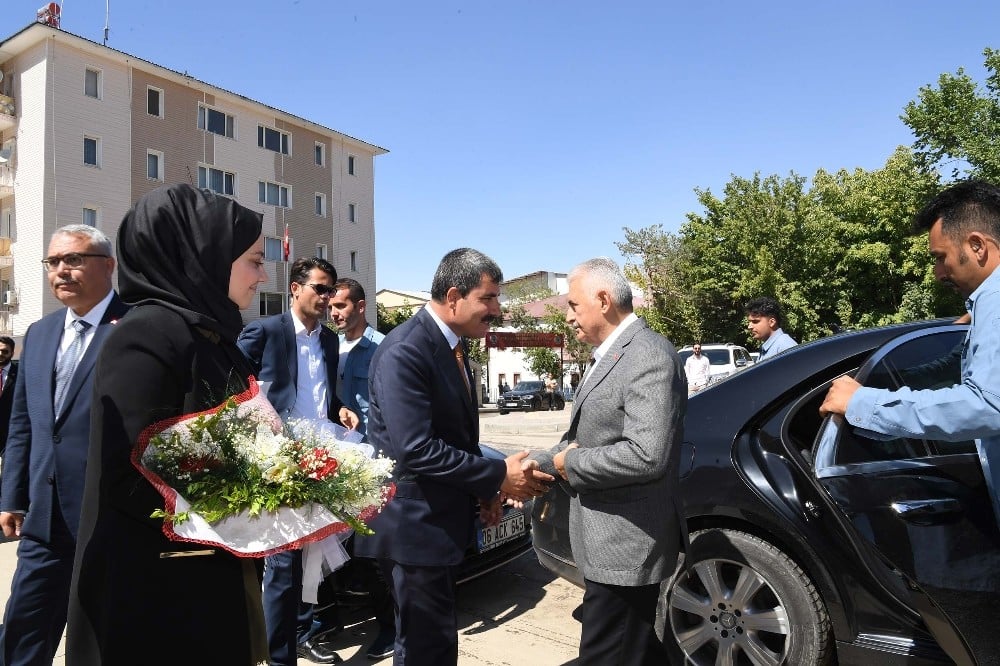 TBMM Eski Başkanı Yıldırım’dan Muş Belediyesi’ne Ziyaret 