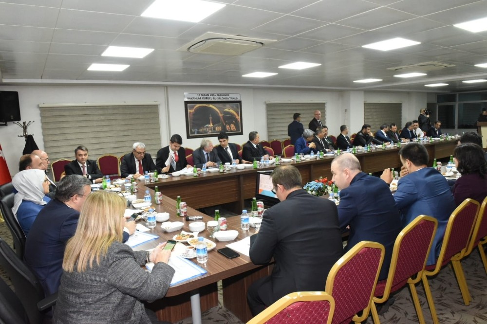 TBMM İnsan Hakları Komisyonu çocuk işçiler için Şanlıurfa’da toplandı 