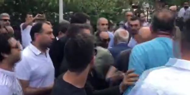 Meclis önünde arbede! Polis müdahale etti