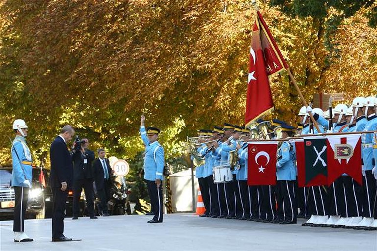TBMM'de bir ilk! Cumhurbaşkanı Eroğan'ı bakın kim karşıladı