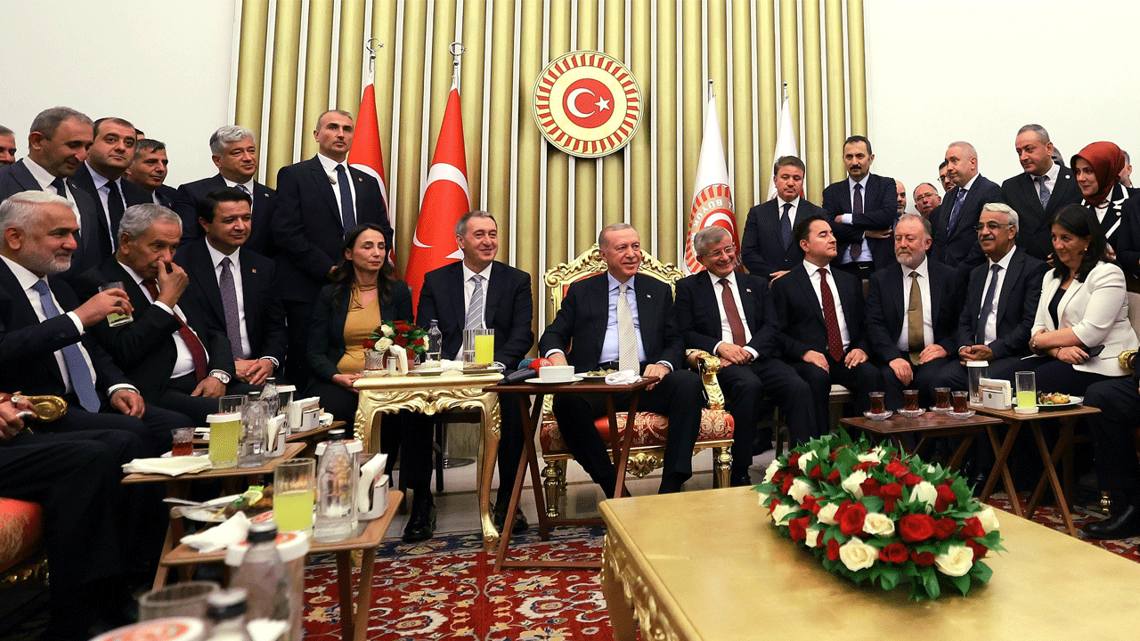 TBMM'de buzları eriten buluşma! Bülent Arınç detayı bomba