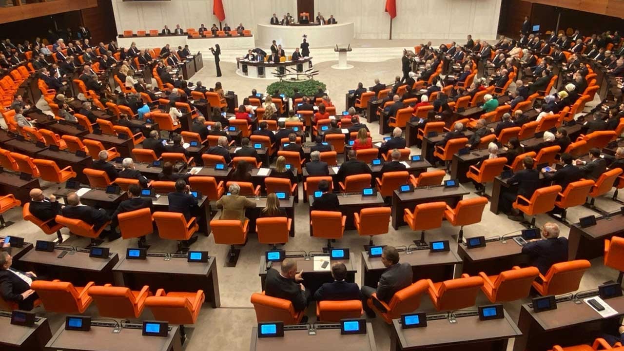 TBMM’de gergin anlar! 'Mandacı' ve 'alçak' tartışması