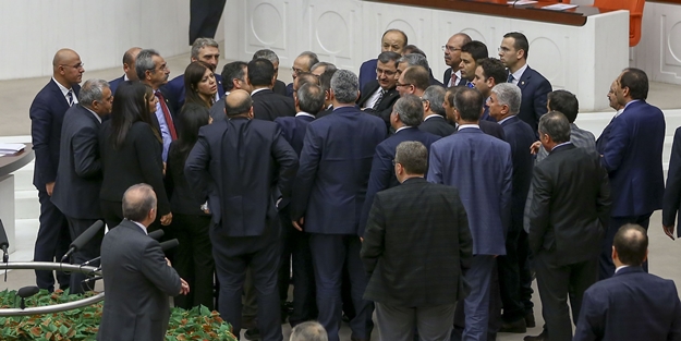 TBMM'de 'Sen kimsin?' kavgası