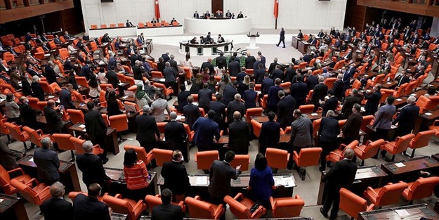 TBMM'deki sandalye dağılımı değişti! İşte milletvekili sayıları