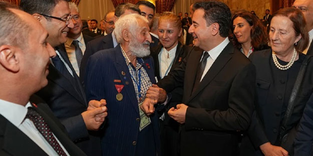 TBMM'nin açılış resepsiyonuna muhalefet liderlerinden bir tek Babacan katıldı