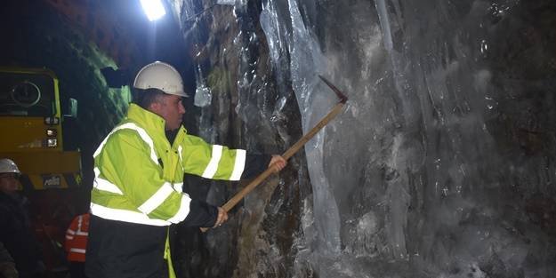 TCDD görevlileri buz mesaisinde