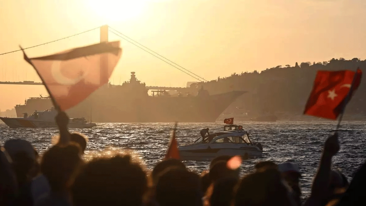 TCG Anadolu İstanbul'a geliyor