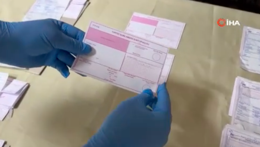 Tebliğ var diyerek onlarca kişiye boş senet imzalattı, serbest bırakıldı