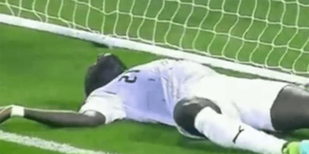 Tecrübeli futbolcu sahada kalp krizi geçirdi