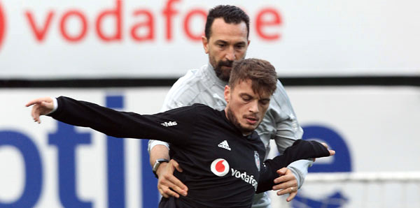 Tedavisi süren Adem Ljajic, takımdan ayrı çalıştı