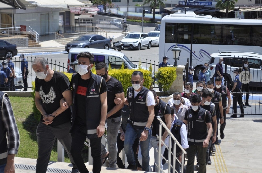 Tefeci ve kumar çetesi üyelerine tutuklama 