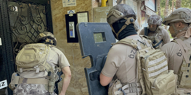 Tefecilere eş zamanlı operasyonlar