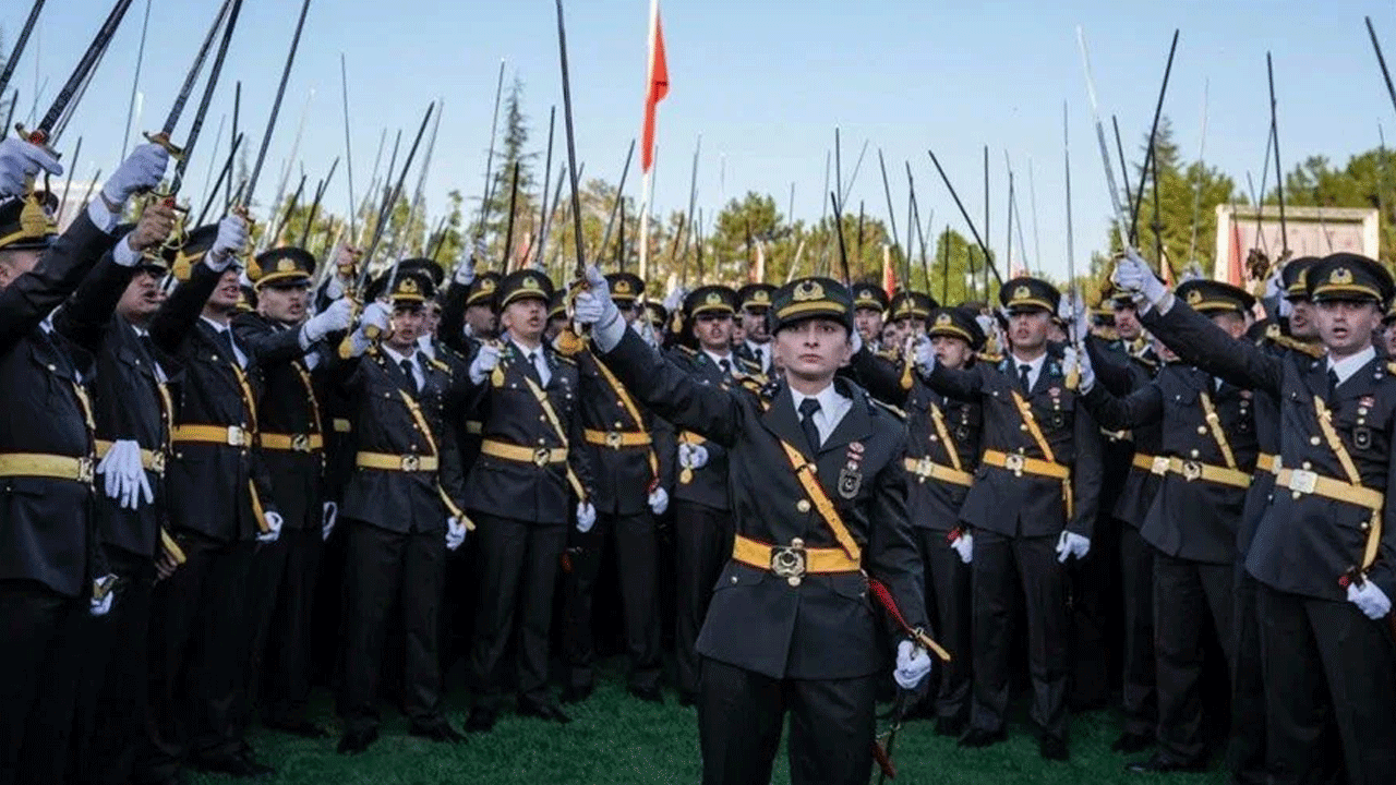 Teğmenlerin kovulma gerekçesi açıklandı