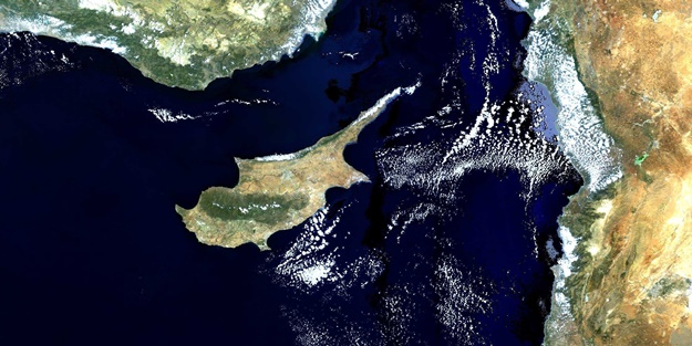 Tehlikenin farkında mısınız? Böyle giderse Rumlar bayrak dikmeden zafer ilan eder