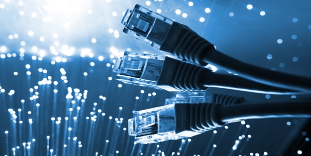 Tek başına dünyadaki bütün interneti çökertti!